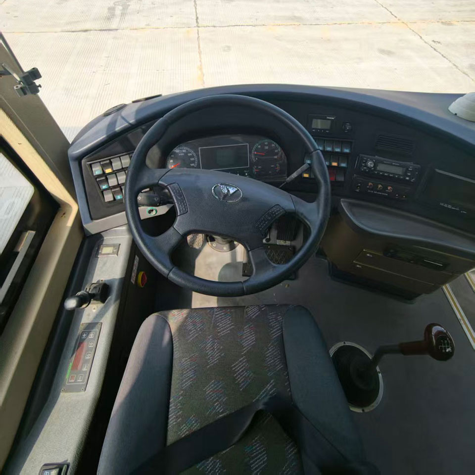 Autobús diésel Neoplan de 38 plazas