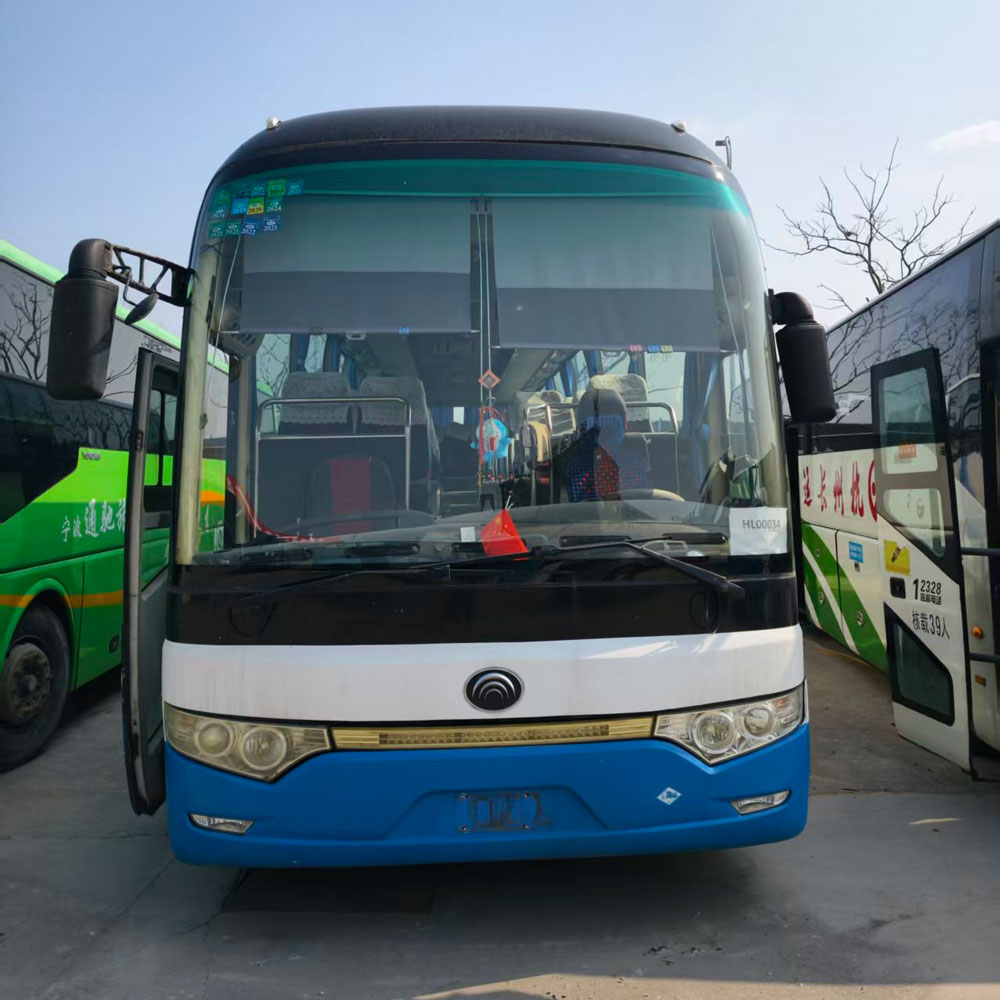 Autobús diésel de segunda mano Yutong de 53 asientos