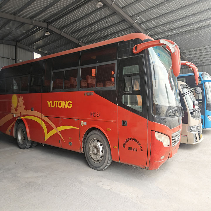 Autobús diésel de segunda mano Yutong de 35 asientos