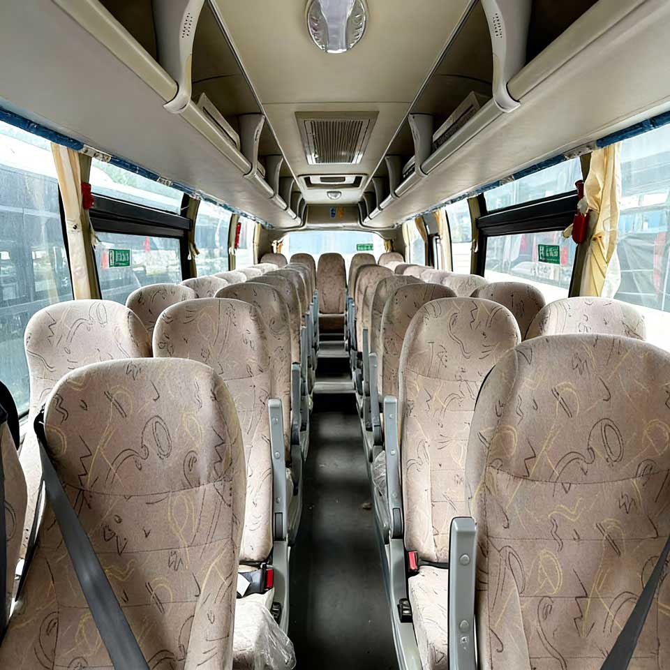 Autobús diésel Neoplan de 38 plazas