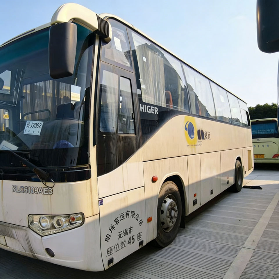 Autobús diésel usado de 45 asientos