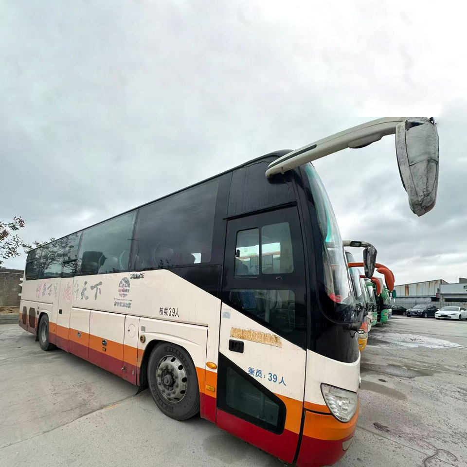 Autobús diésel de segunda mano Yutong de 39 asientos