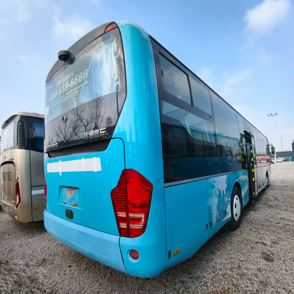 Autobús azul usado diesel de Yutong 53 asientos