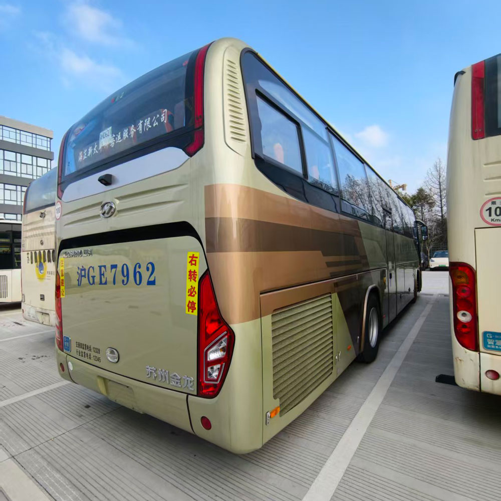 Autobús usado diésel de 54 asientos más alto