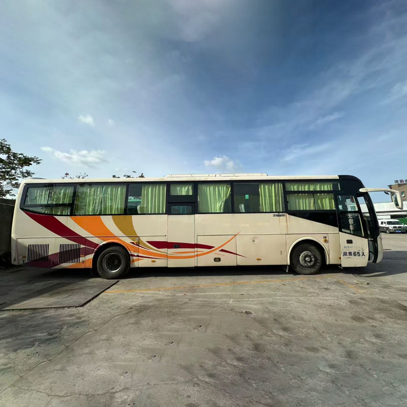 Autobús usado diesel de 65 asientos de Yutong