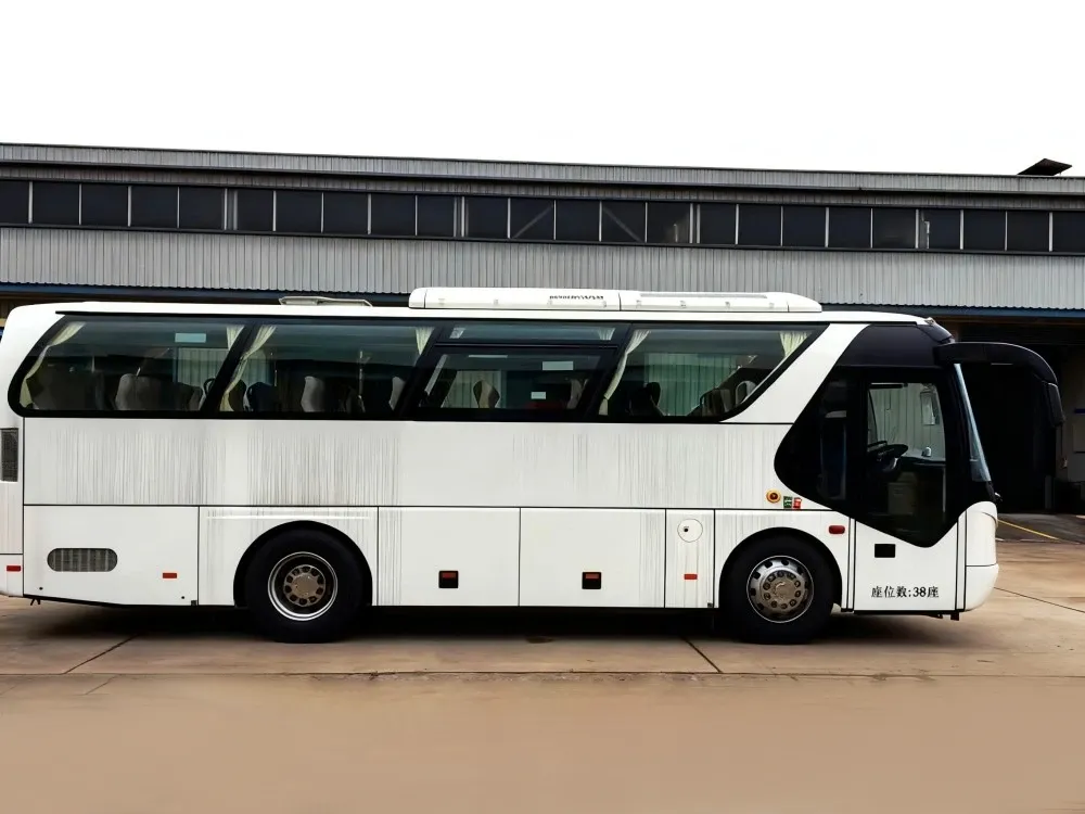 Autobús diésel usado de 38 asientos