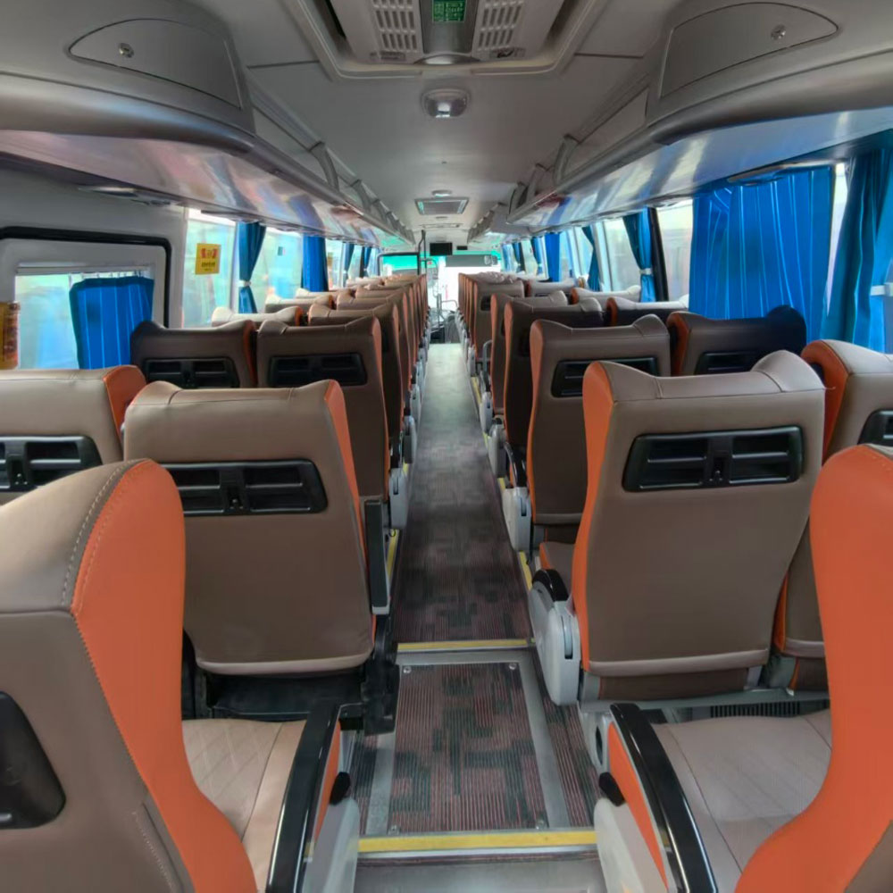 Autobús usado diésel de 54 asientos más alto