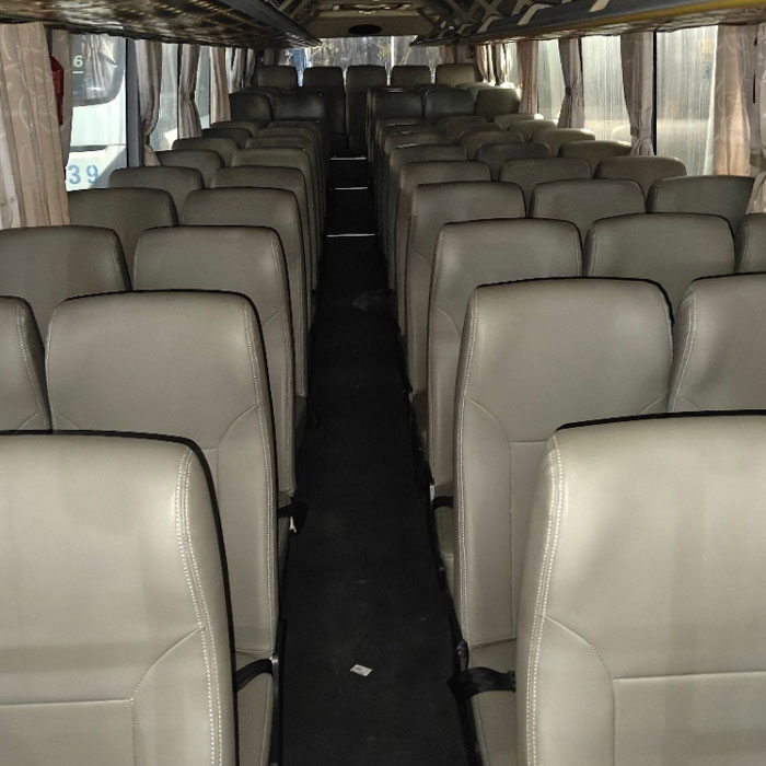 Autobús diésel Yutong de segunda mano con 67 asientos