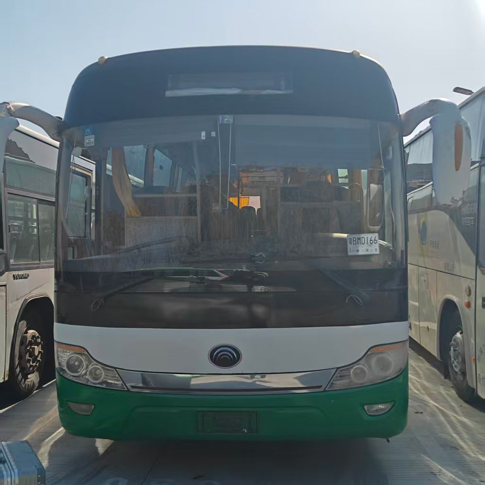 Autobús diésel usado de 51 asientos