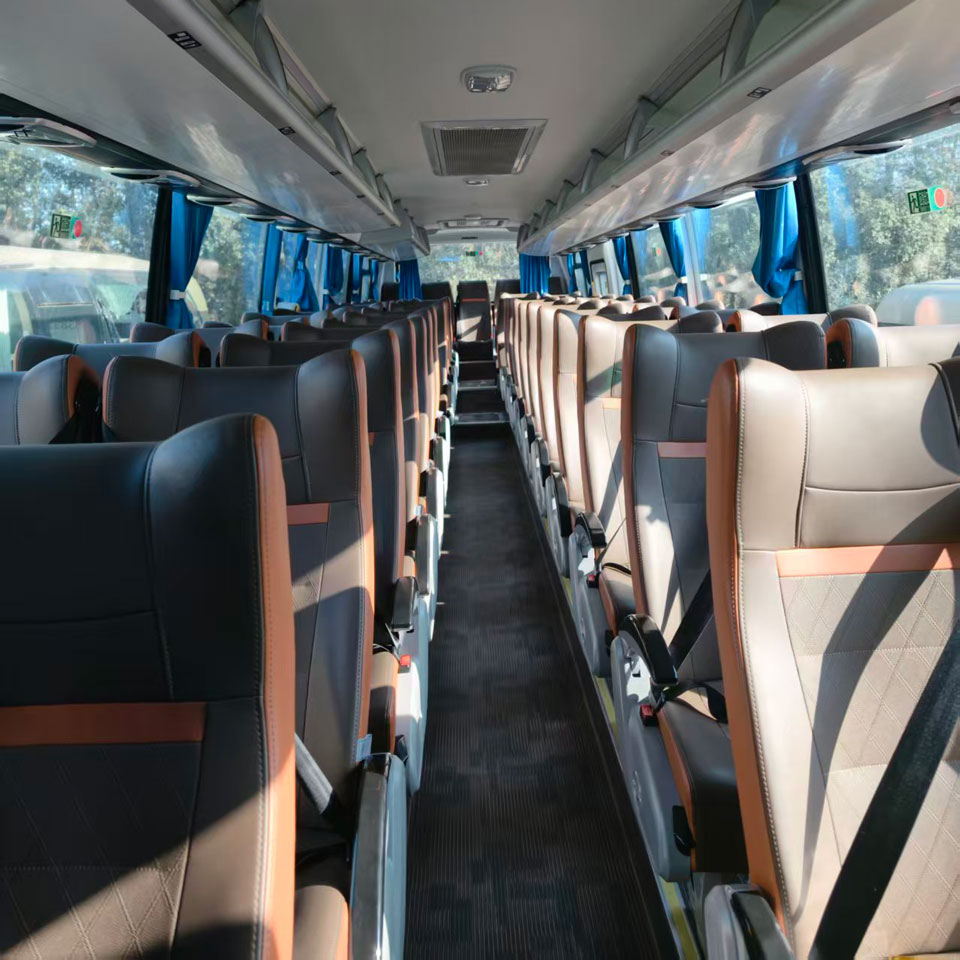 Autobús usado diesel de 54 asientos de Yutong
