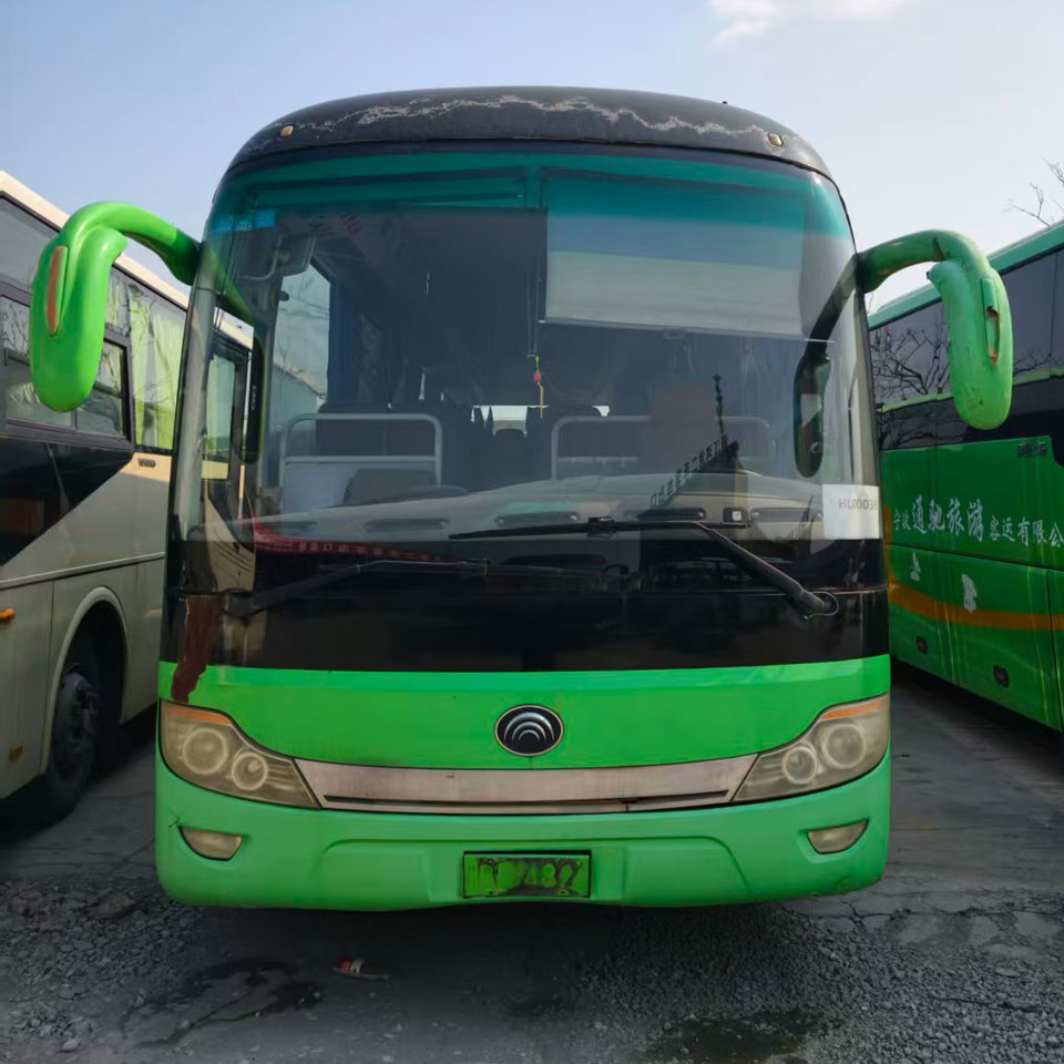 Autobús diésel Uesd de 67 asientos