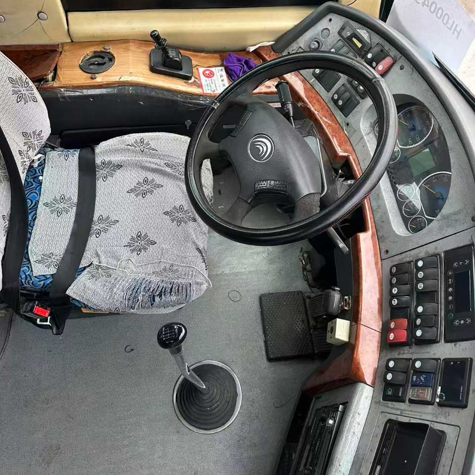 Autobús diésel de segunda mano Yutong de 39 asientos
