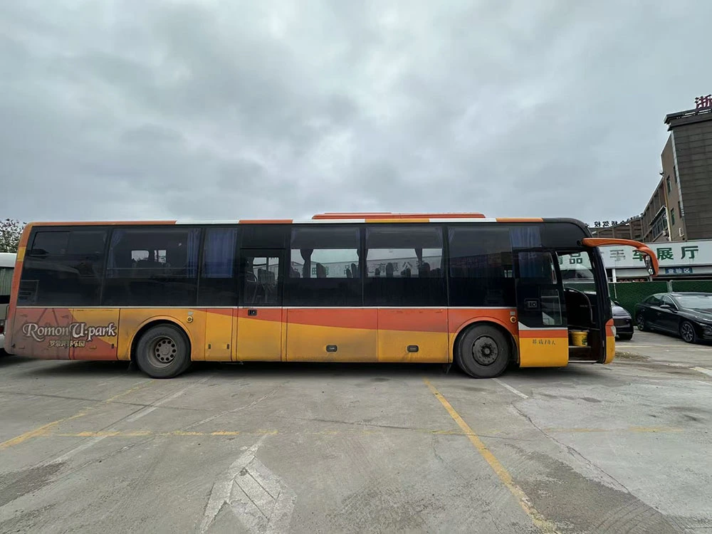 Autobús diésel usado de 70 asientos