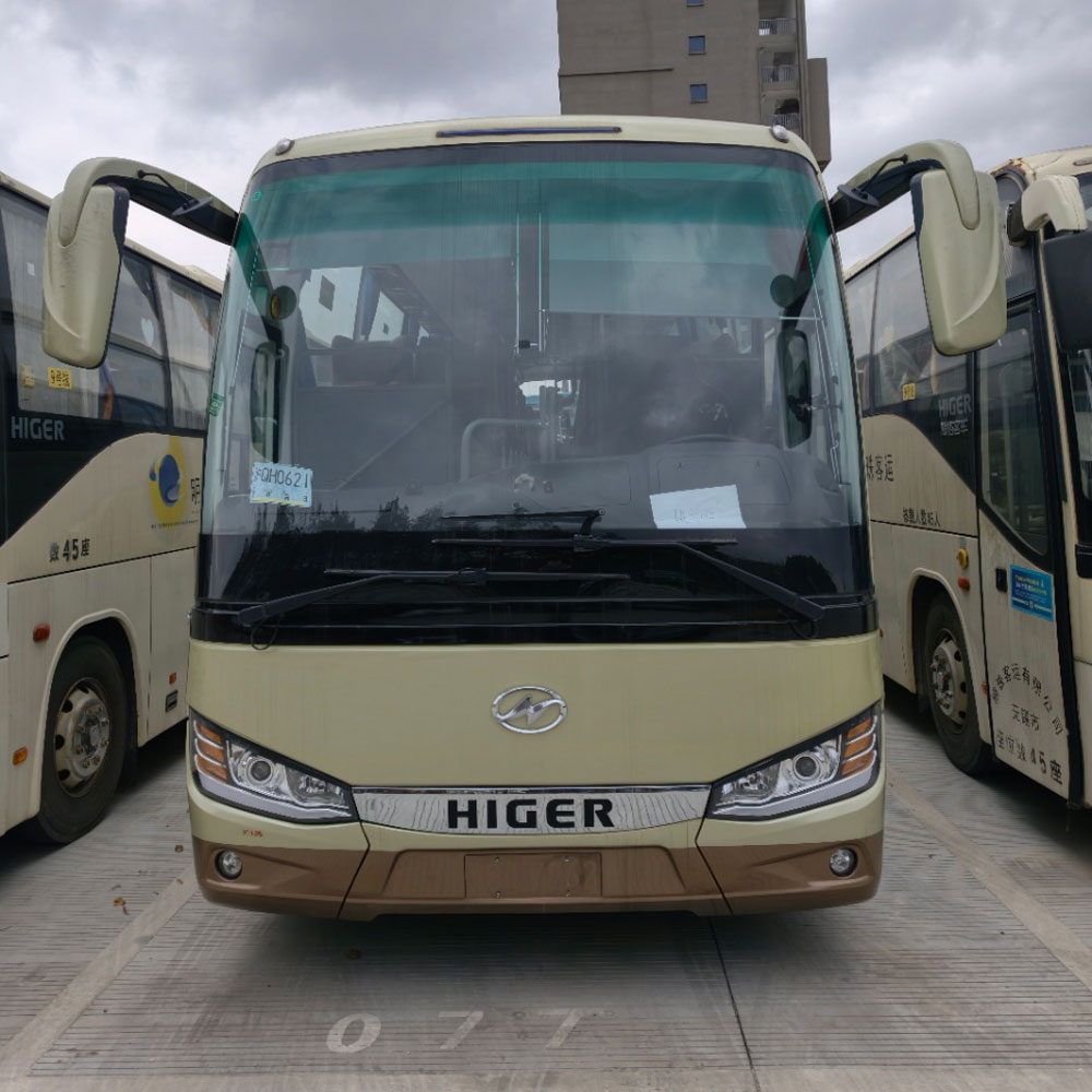 Autobús usado diésel de 54 asientos más alto