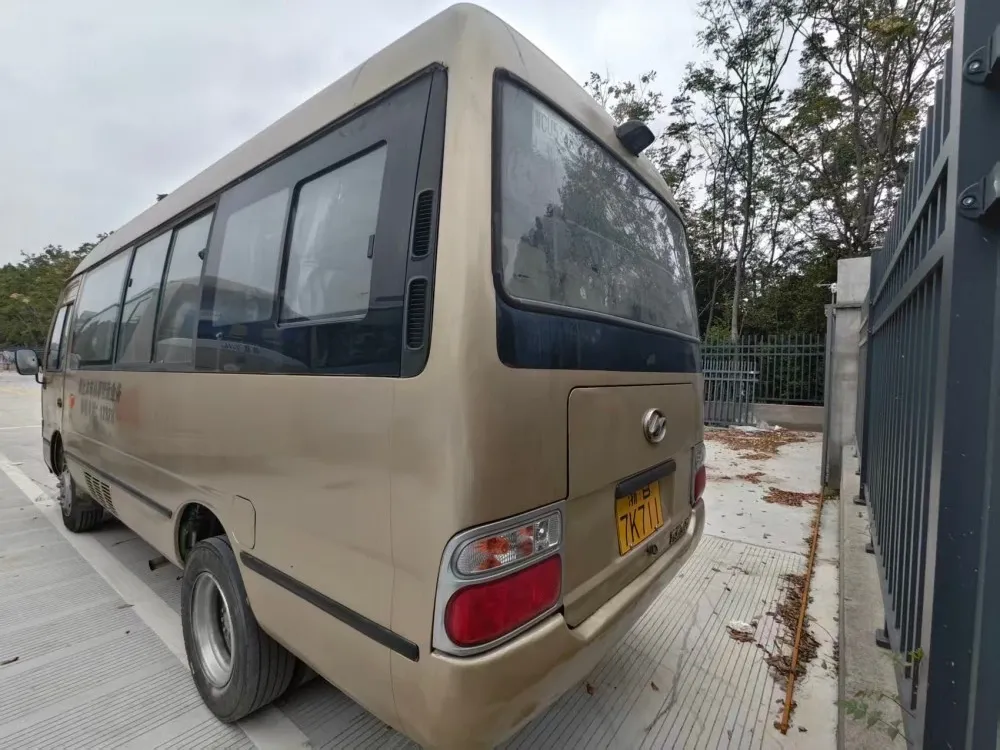 Autobús diésel usado de 6 m más alto