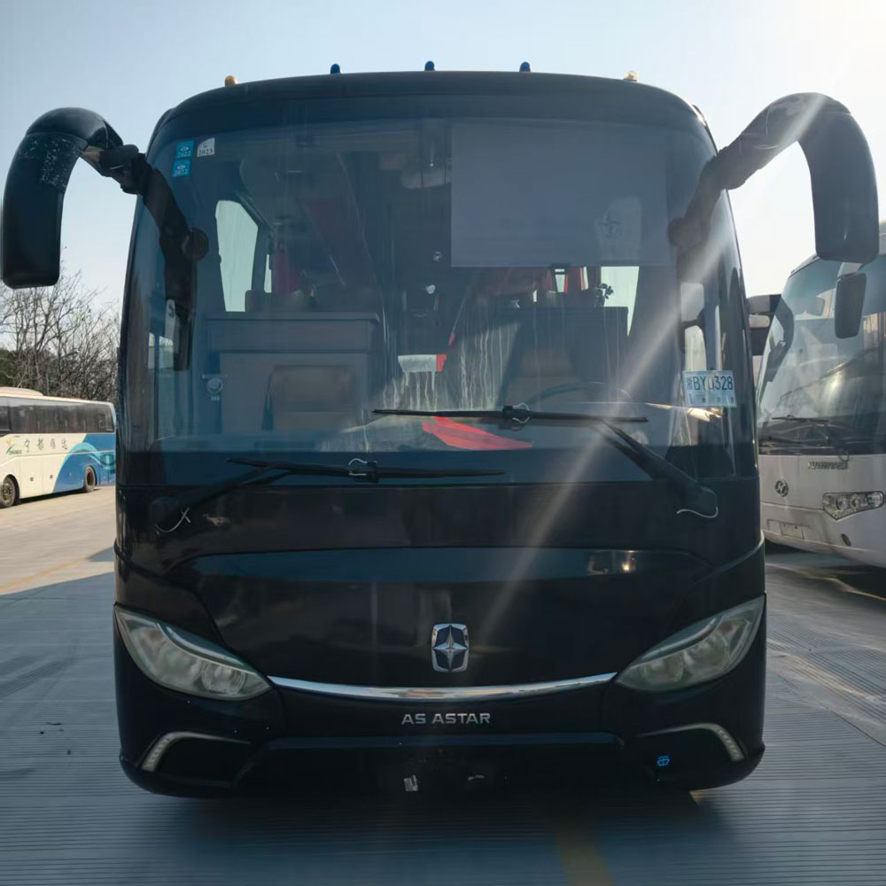 Autobús usado diesel de 53 asientos de Yaxing