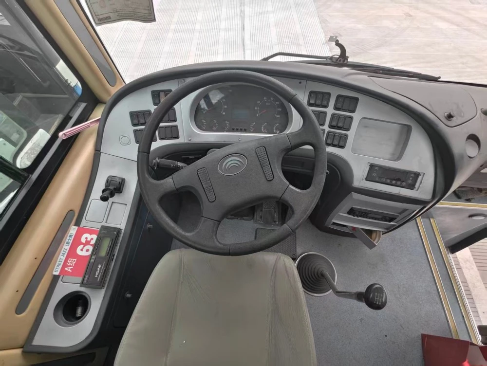 Autobús diésel usado Yutong de 10 m