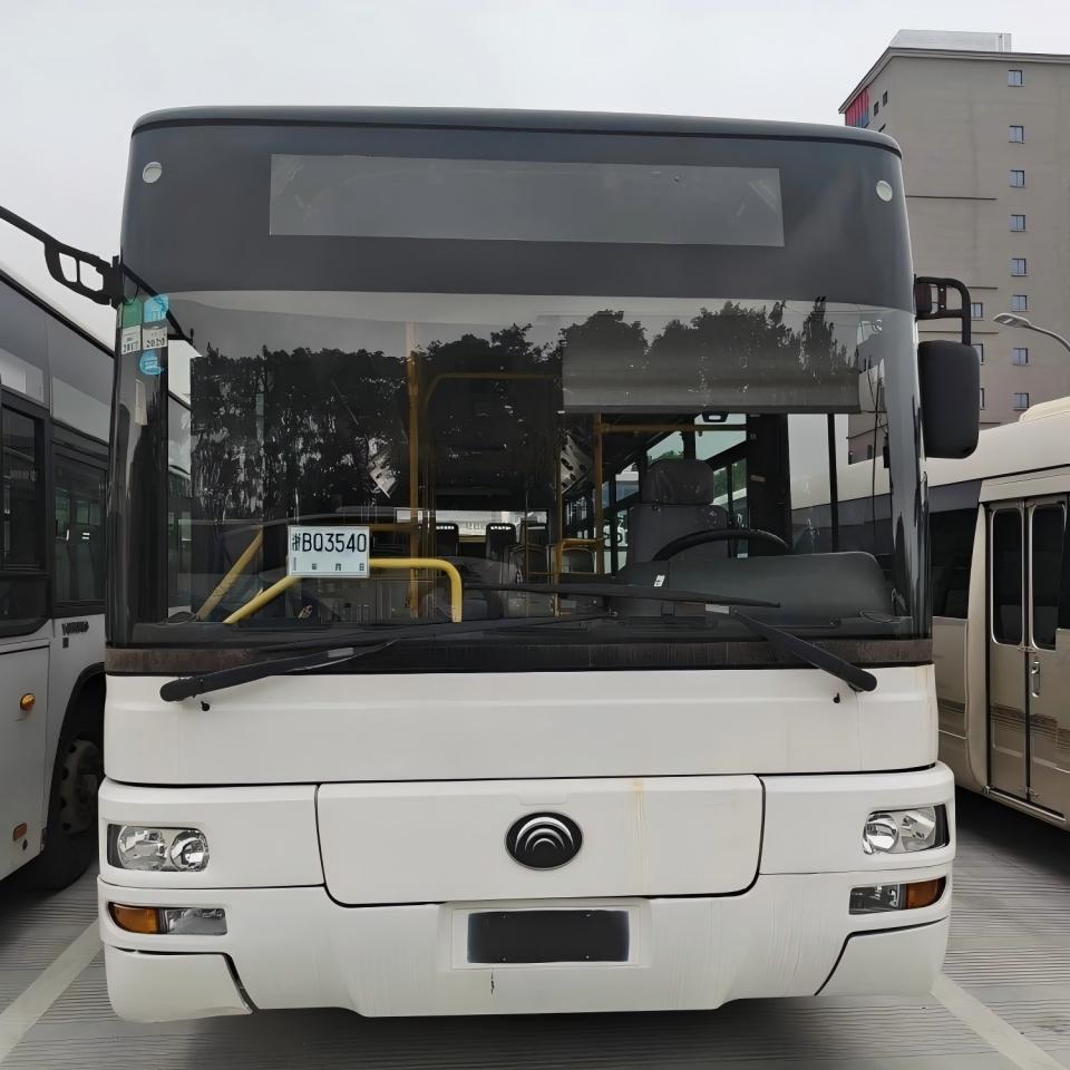 Autobús público diésel usado Yutong de 10 m
