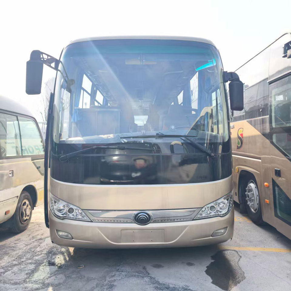 Autobús diésel usado Yutong de 39 asientos