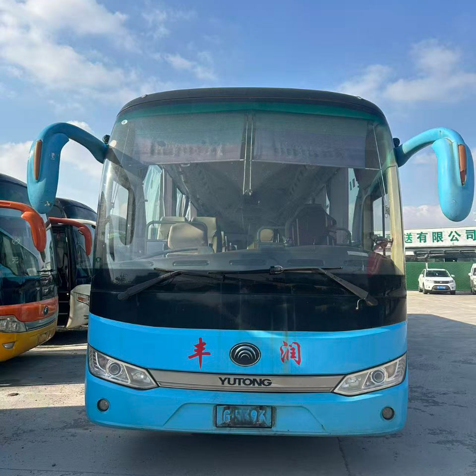 Autobús usado diesel de 60 asientos de Yutong