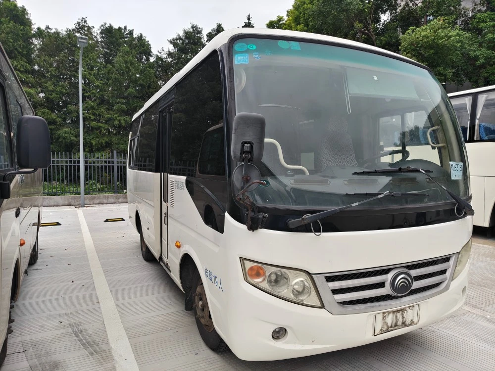 Autobús diésel usado Yutong de 6 m