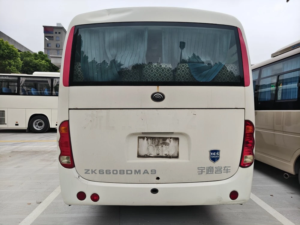 Autobús diésel usado Yutong de 6 m